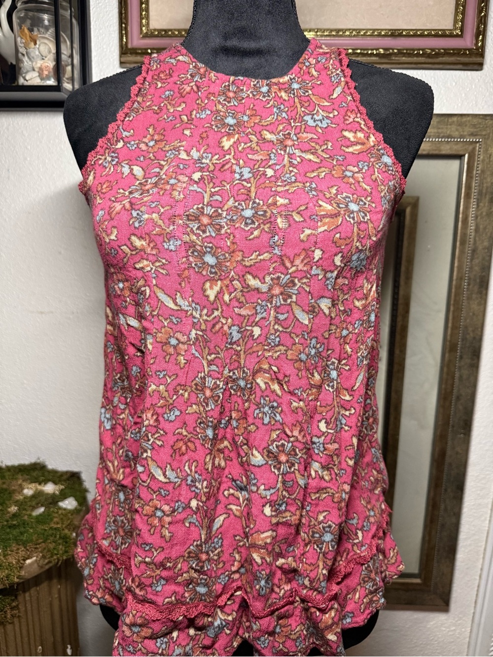 ⁠American Eagle Floral High Neck Lattice Strappy Back Tank Top •Size S•